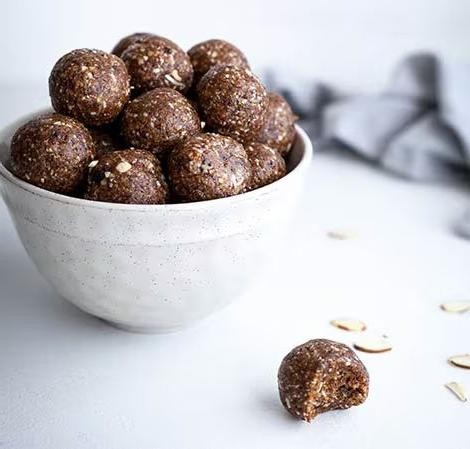 Nut and Date Energy Balls