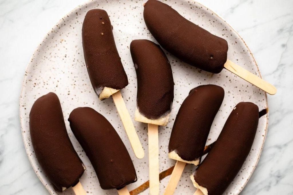 Nutella Dipped Banana Pops