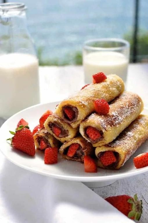 Nutella and Strawberry French Toast Roll-Ups