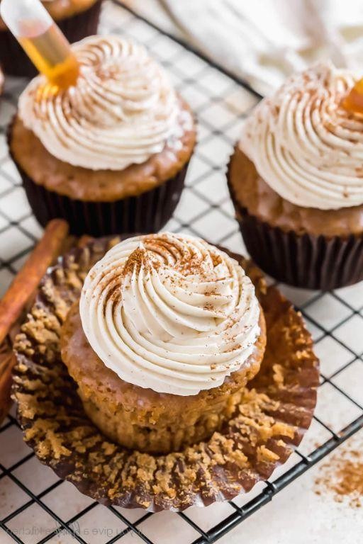 Nutmeg and Rum Cupcakes with Holiday Spice Frosting