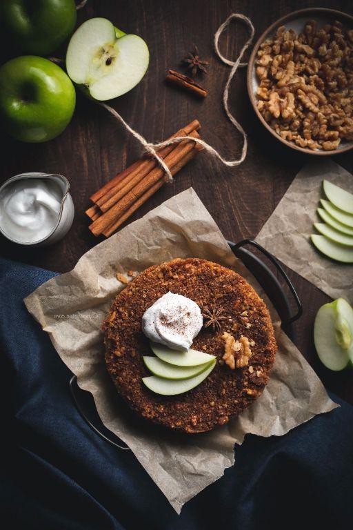 Nutty Streusel Topped Moist Apple Cake