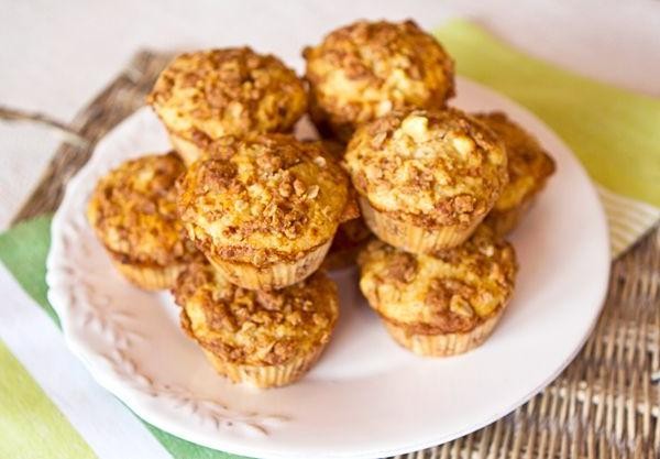 Oat Bran Muffins with Apples and Cinnamon