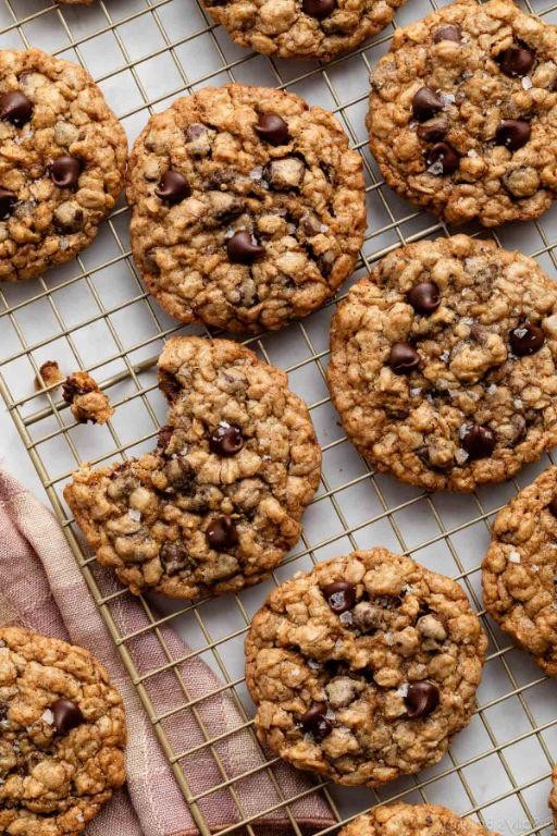Oatmeal Chocolate Chip Cookies