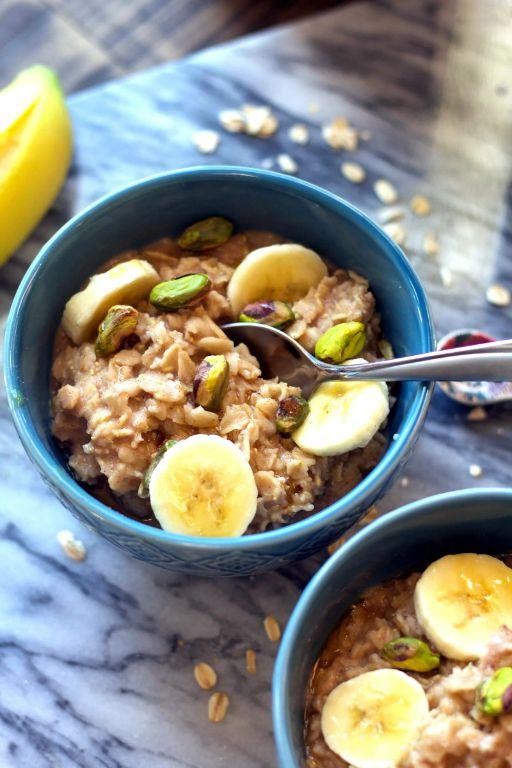 Oats Porridge with Almonds and Cardamom