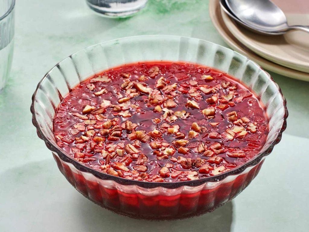 Old-Fashioned Cranberry Jello Salad