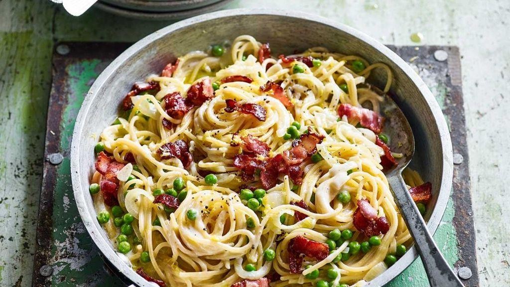 One-Pot Bacon and Pea Pasta