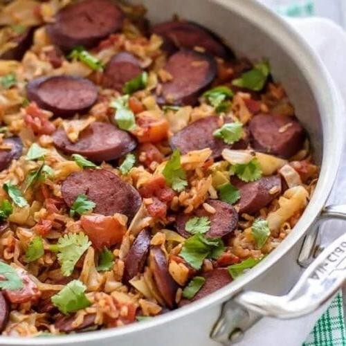 One-Pot Smoked Sausage, Cabbage, and Rice Dish