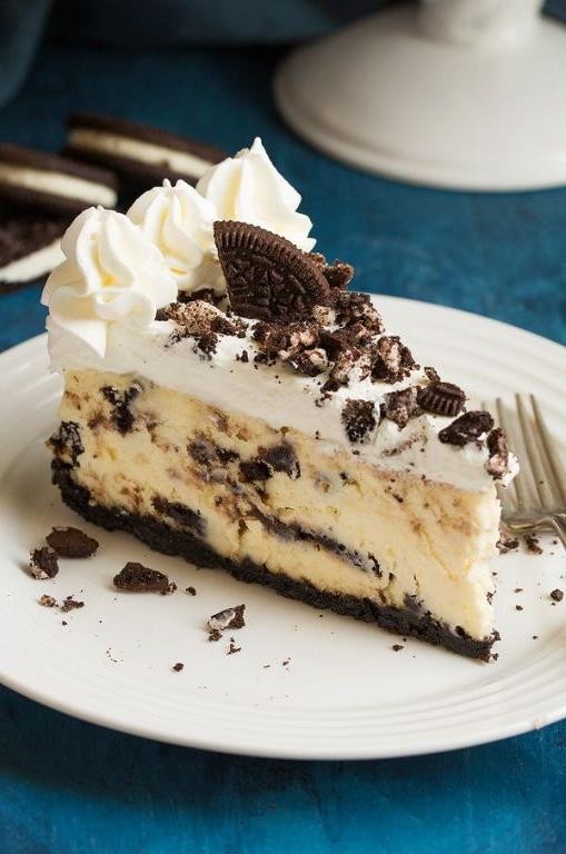 Oreo Cookies and Cream Cheese Cheesecake