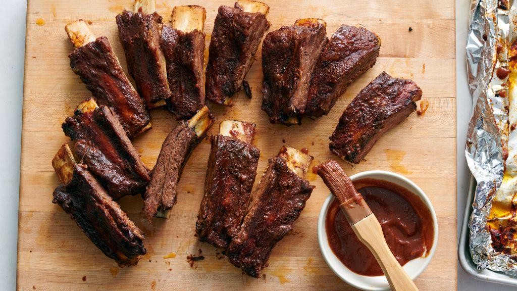 Oven-Baked Barbecue Ribs with Smoky Sauce