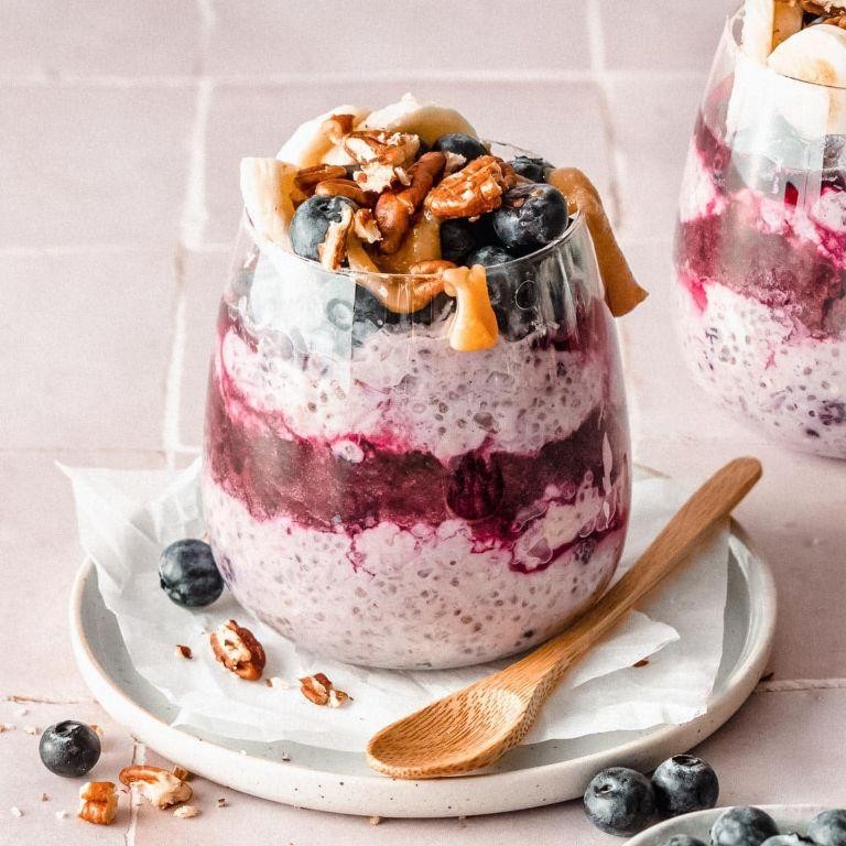 Overnight Oats with Fresh Berries