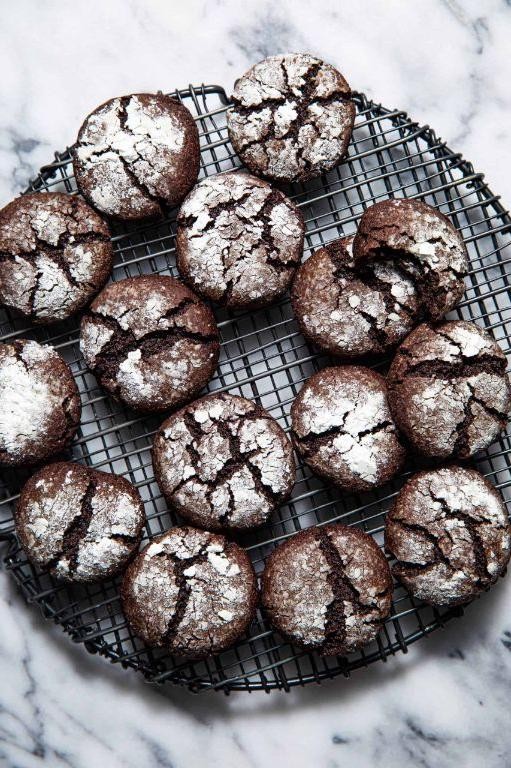 Paleo Chocolate Crinkle Cookies
