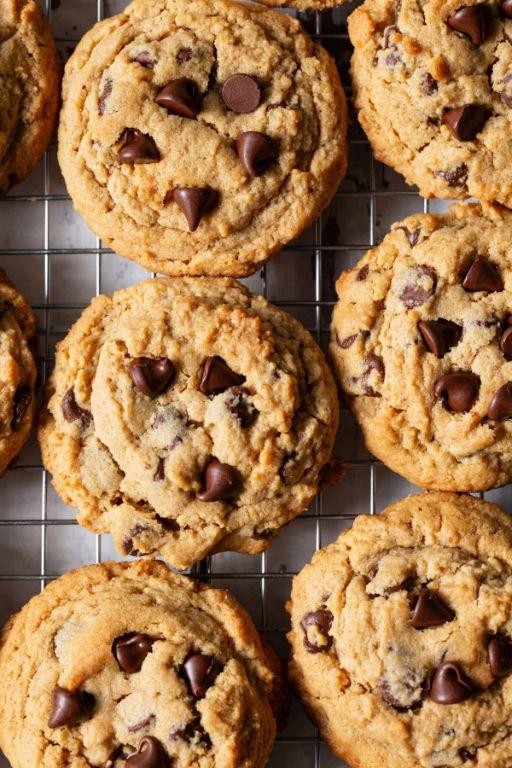 Paleo Peanut Butter Chocolate Chip Cookies