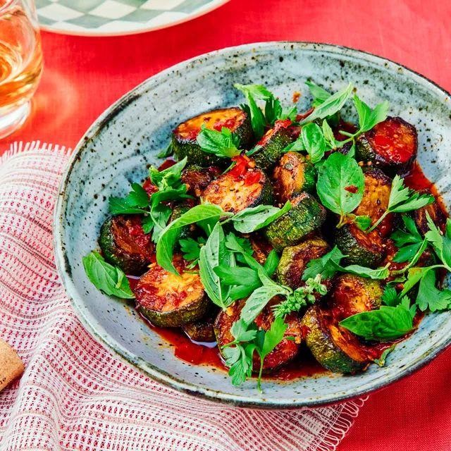 Pan-Fried Veal Cutlets with Tomato Basil Sauce