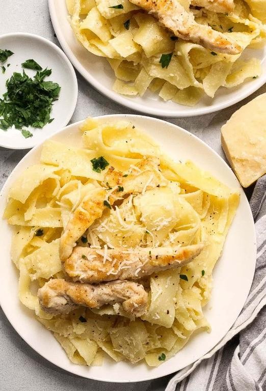 Pappardelle with Creamy Alfredo Sauce