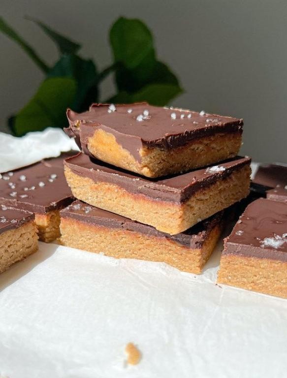 Peanut Butter & Banana No-Bake Bars