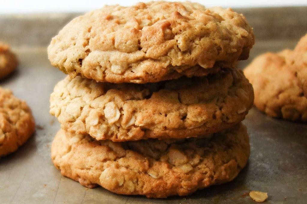 Peanut Butter Chewy Oatmeal Cookies