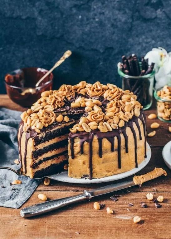 Peanut Butter Fudge Vegan Cake