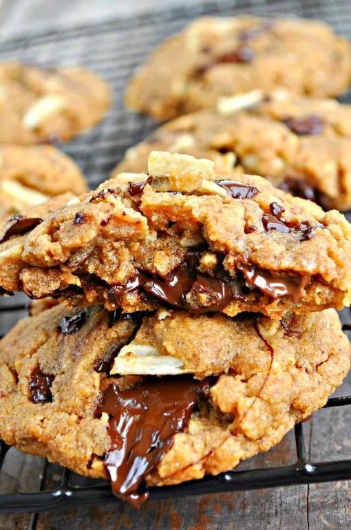 Peanut Butter Potato Chip Cookies