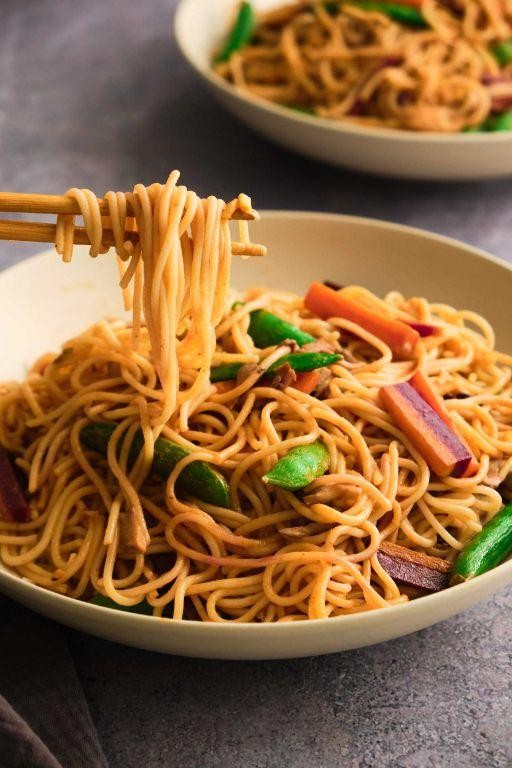 Peanut Sauce Veggie Chow Mein