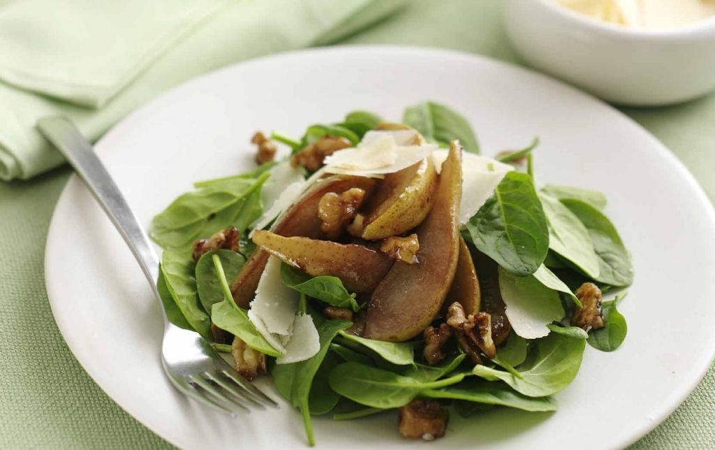 Pear and Walnut Spinach Salad