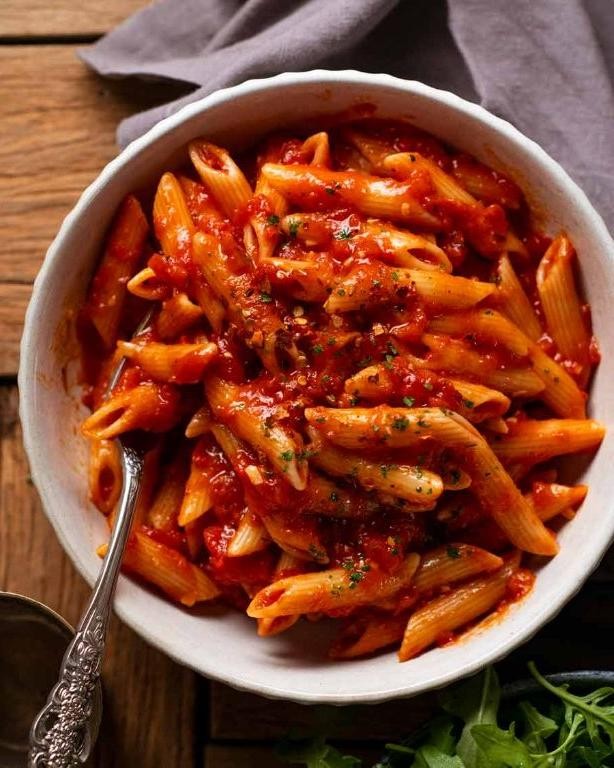 Penne with Chili Tomato Sauce