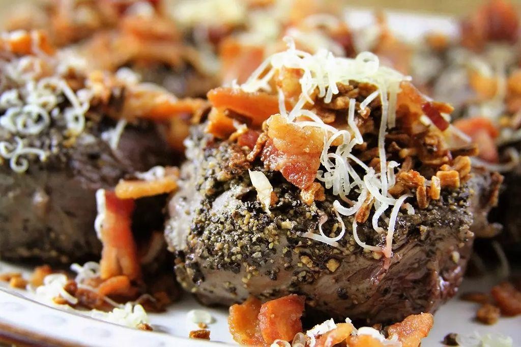 Peppercorn-Crusted Deer Tenderloin Medallions