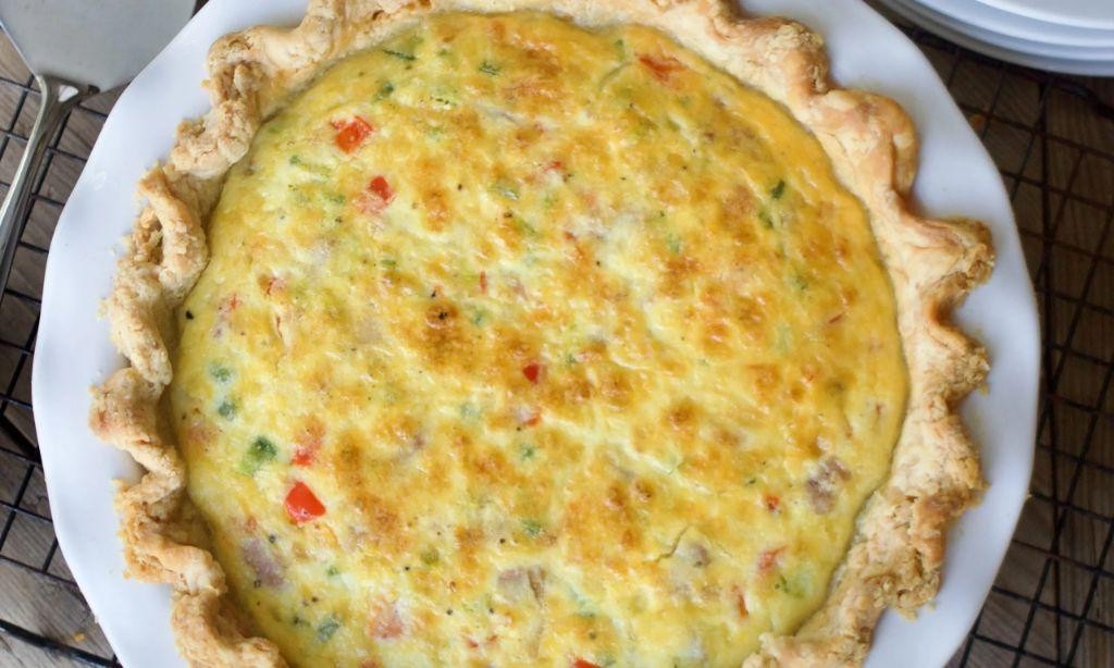 Peppers, Ham, and Cheddar Cheese Quiche