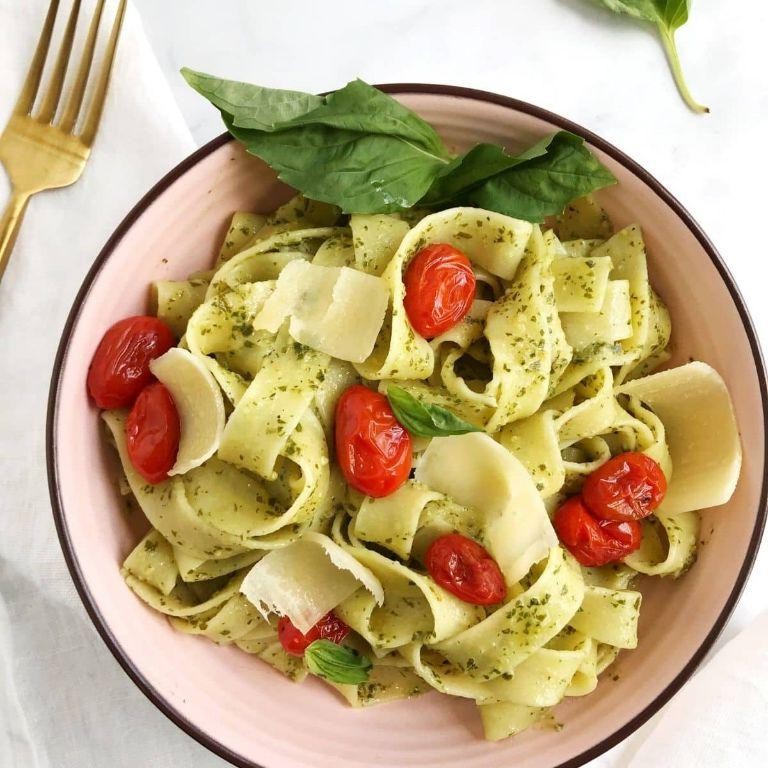 Pesto Pappardelle with Cherry Tomatoes