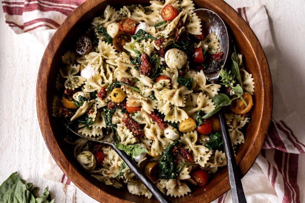 Pesto Rotini Pasta Salad with Sun-Dried Tomatoes