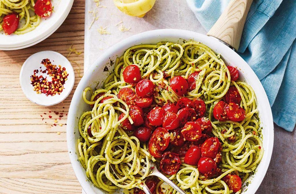 Pesto Spaghetti with Cherry Tomatoes