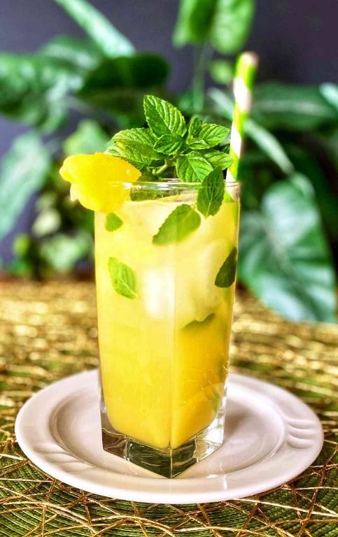 Pineapple Mint Mojito Mocktail