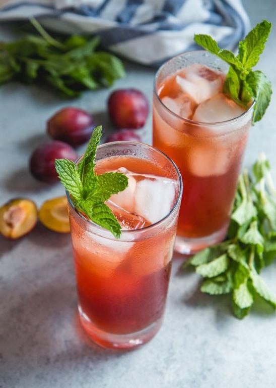 Pluot and Mint Iced Tea