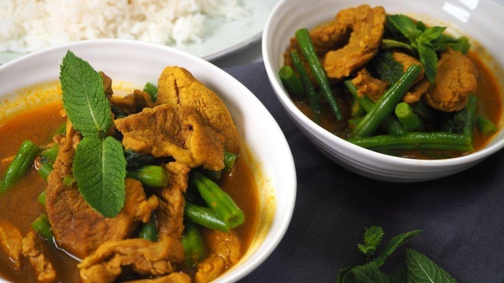 Pork Curry with Green Peas and Mint