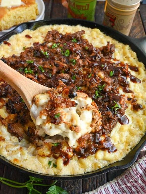 Pulled Pork Mac and Cheese Skillet