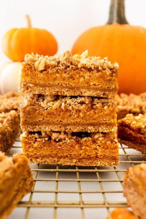 Pumpkin Crumble Bars