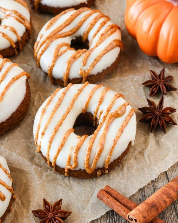 Pumpkin Spice Glazed Donuts