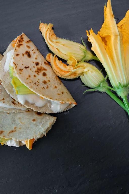 Quesadillas de Flor de Calabaza