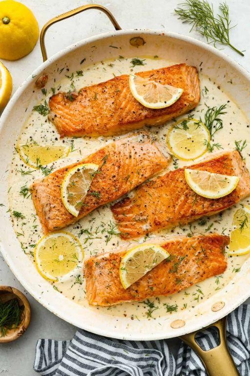 Quick Pan-Seared Salmon with Lemon Dill Sauce