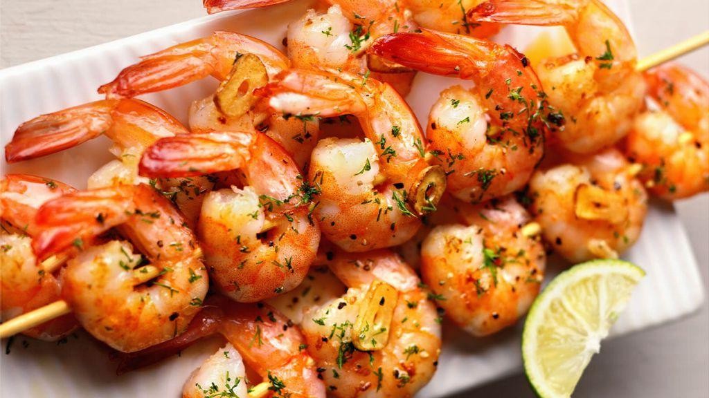 Quick Shrimp Skewers with Garlic
