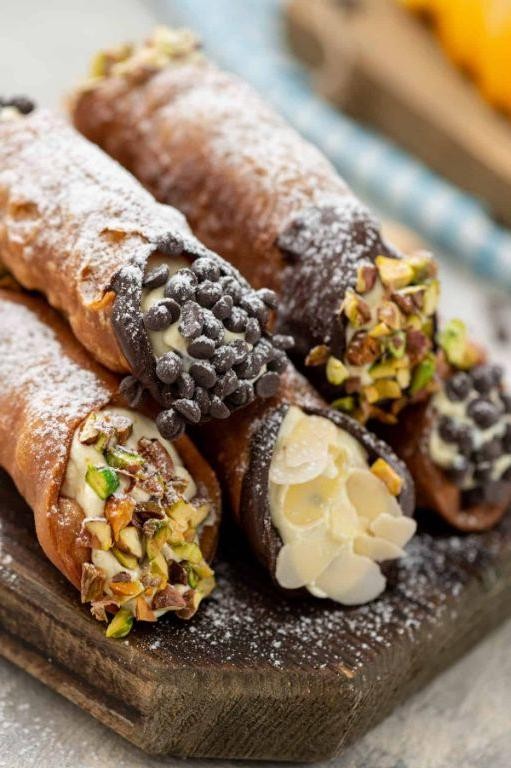 Quick and Simple Cannoli