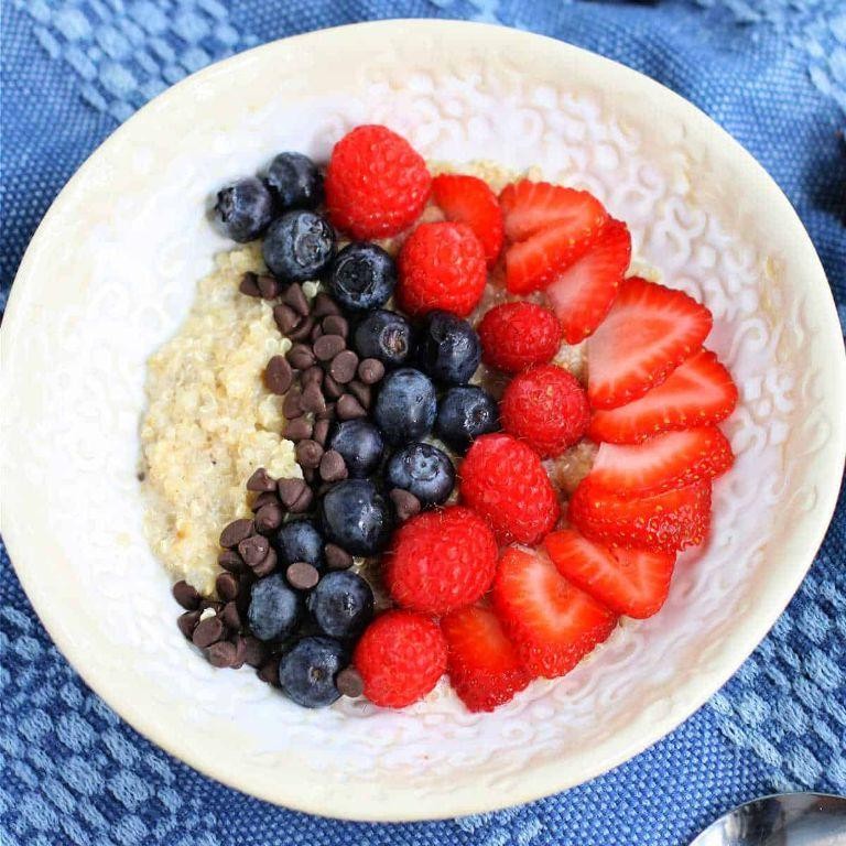 Quinoa Porridge with Mixed Fruits