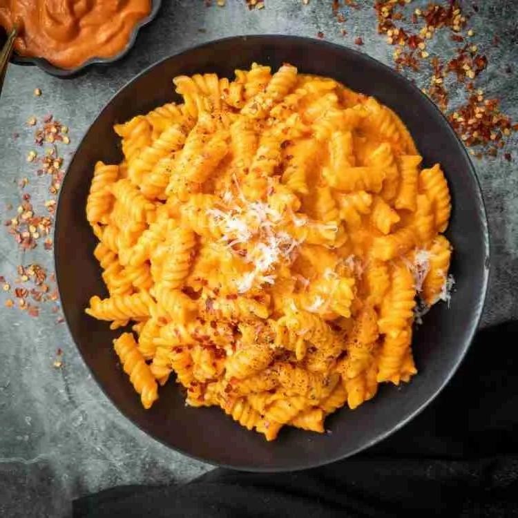Radiatore with Roasted Red Pepper Pesto