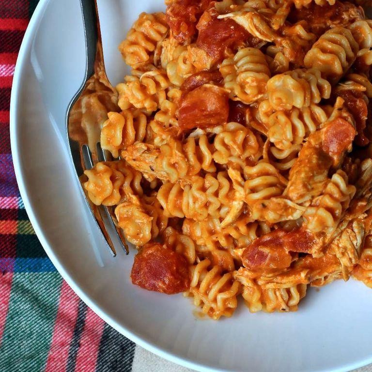 Radiatore with Vodka Sauce and Grilled Chicken