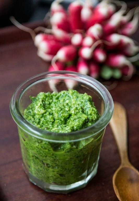 Radish Leaf Pesto with Walnuts