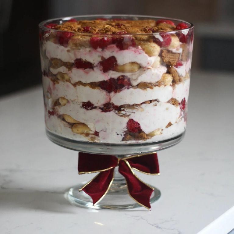 Raspberry Biscoff Trifle Cake