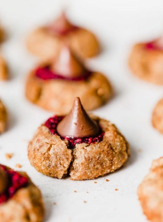 Raspberry Hershey Kiss Chocolate Tarts