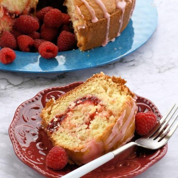 Raspberry Vanilla Swirl Dump Cake