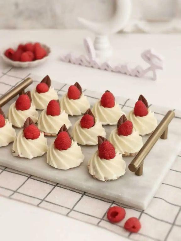 Raspberry White Chocolate No-Bake Bonbons