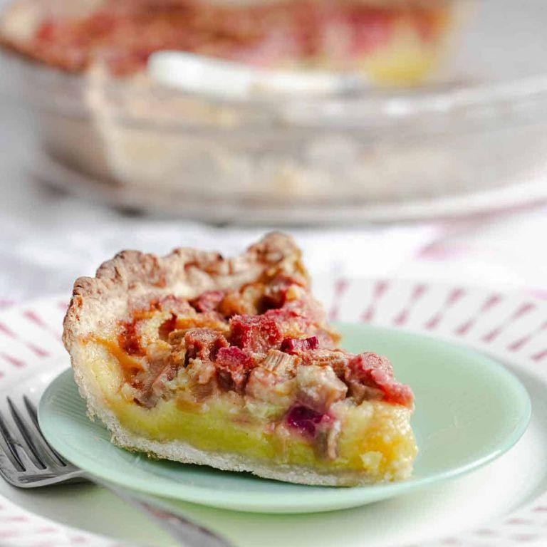 Rhubarb Custard Pie with Nutmeg Topping