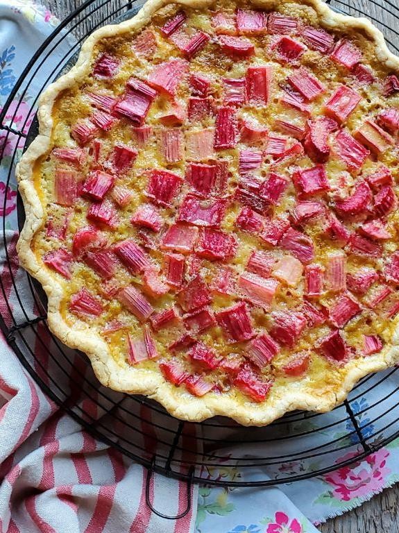 Rhubarb Custard Pie with Vanilla Bean